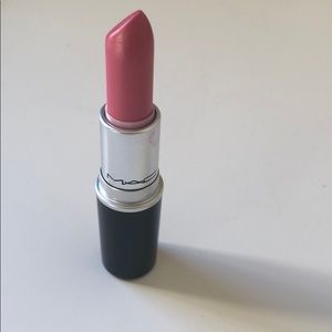Mac cosmetics frost bombshell